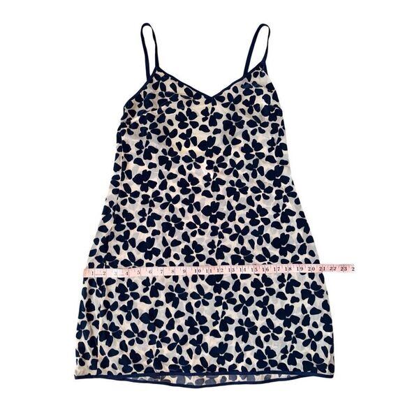 Victoria’s Secret Velvet Flowers on Nude Mesh Chemise Night Slip Gown - Picture 11 of 13